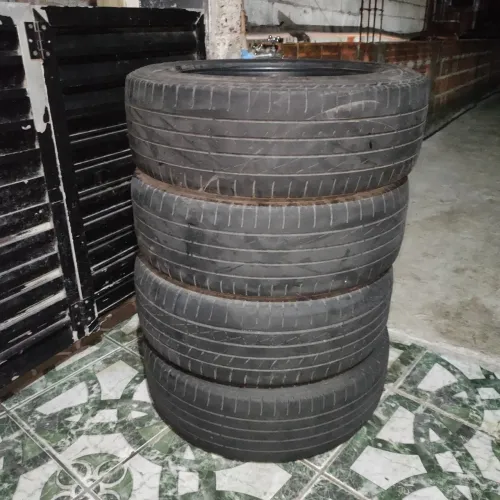 Pneu Goodyear 185/65 R15 modelo Eagle Sport 2