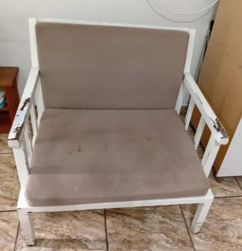 VENDO POLTRONA DE FERRO
