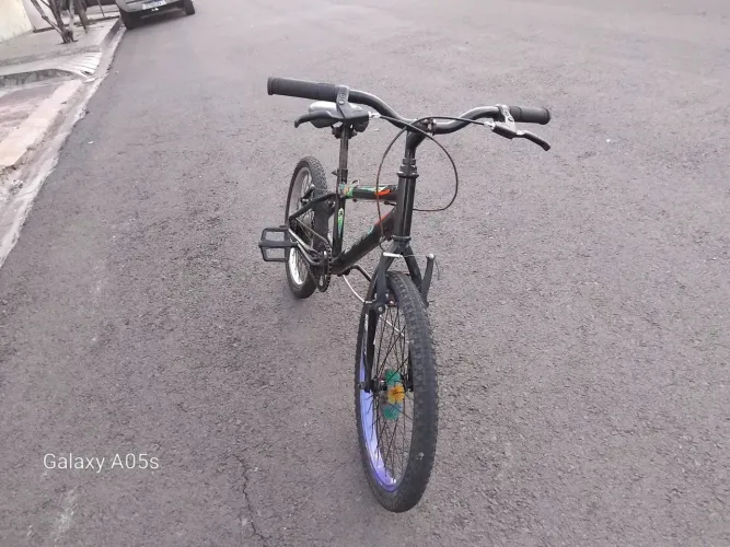 Bicicleta aro 20 usada em bons estado