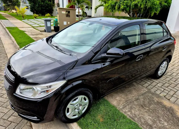 Chevrolet Onix Hatch LS 1.0 8V Flex Power Mec. 4P 2015