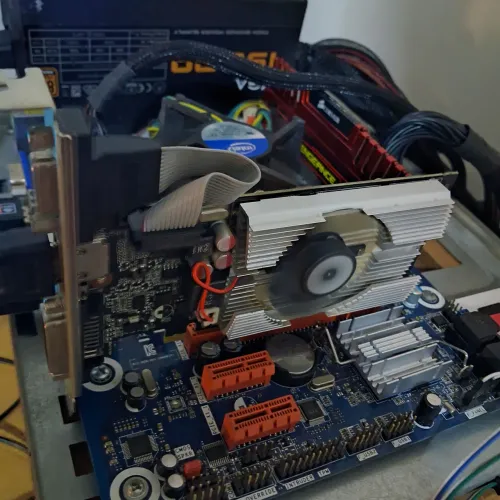 Placa de video gt210 1gb