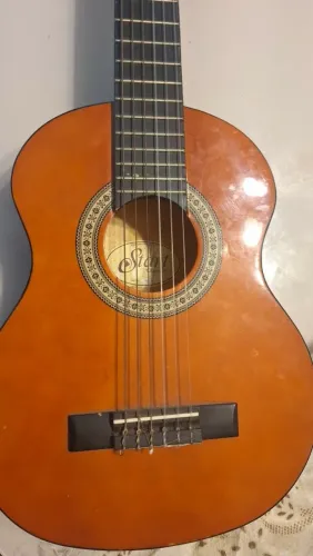 Vendo violão pequeno para iniciantes