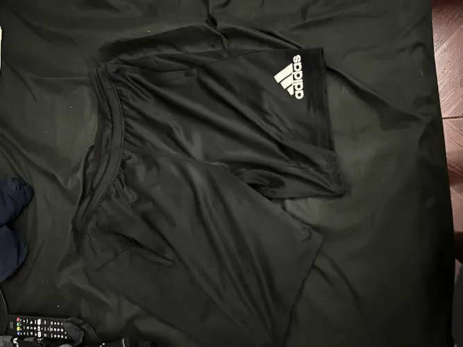 Shorts originais adidas e Nike