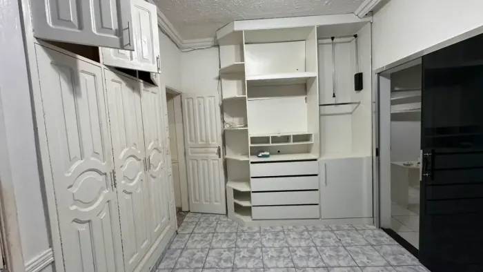 PARQUE 10, CASA COM 3 SUÍTES, TODA COM MODULADOS, FINANCIA
