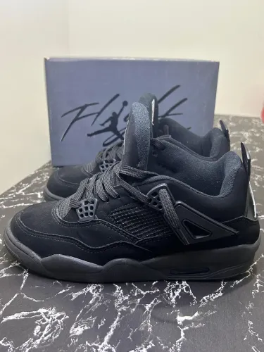Air Jordan 4