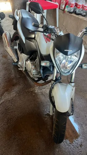 Moto bem conservada, toda revisada, motor filer,toda em dia,moto top demais
