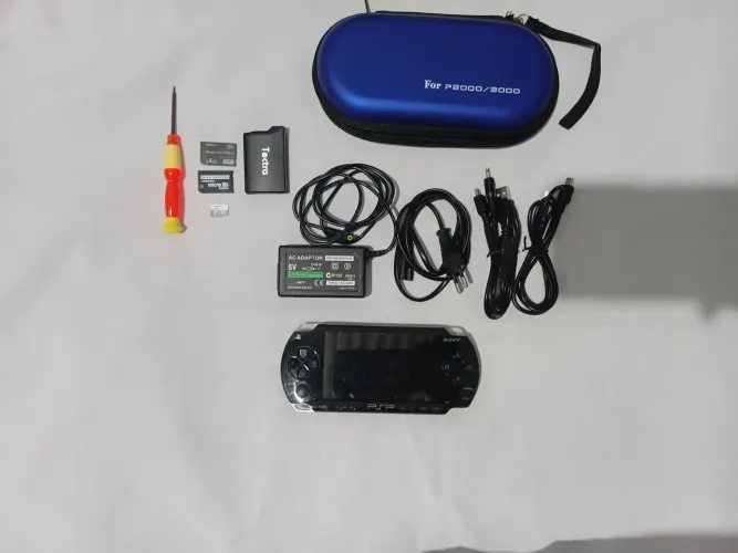 ABAIXOU!!!! PSP Sony 1001 Preto + Cartão de Memória 128GB e Acessórios ? Com Defeito