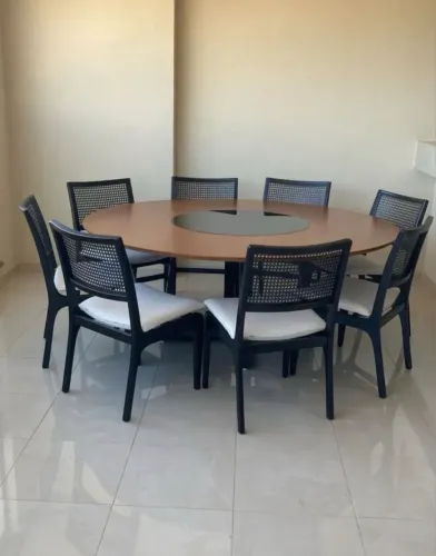 Oportunidade: Conjunto de Jantar Premium (Mesa Trevisan + 8 Cadeiras)
