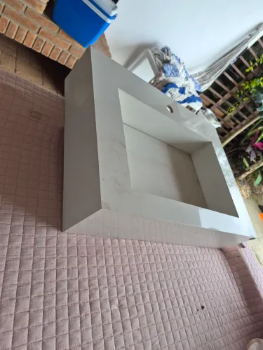 Bancada de Porcelanato Branco Portobello 65x50 