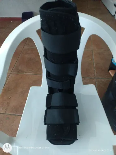 Bota imobilizadora cano longo