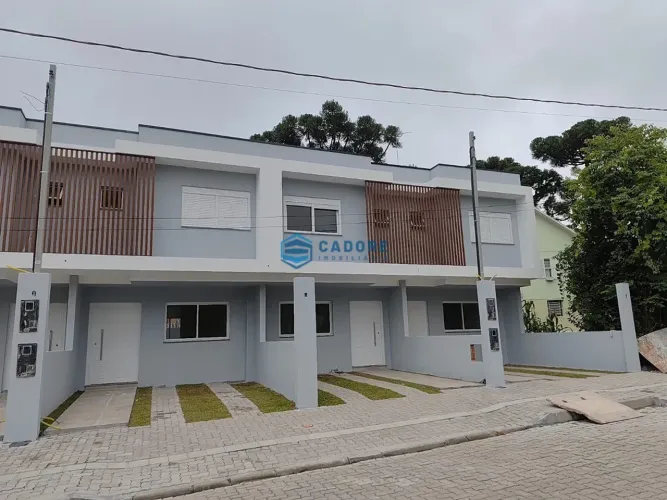 SOBRADO TRÊS DORMITÓRIOS NO ANA RECH