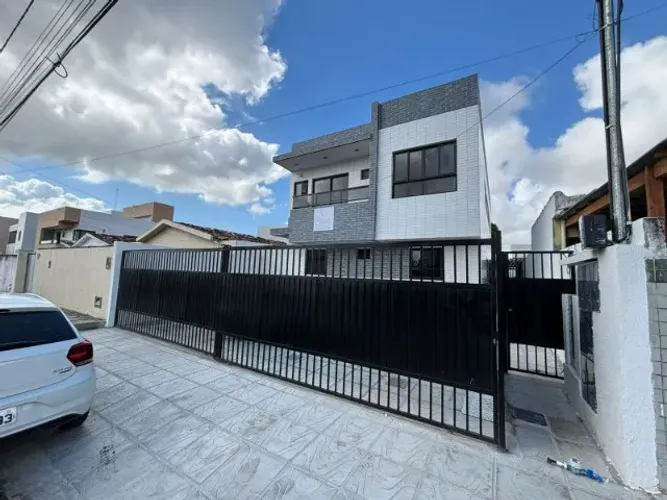 Apartamento a venda no José Américo de Almeida com 2 quartos sendo 1 suíte.