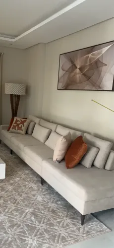 Sofá ,quadro de Abajur