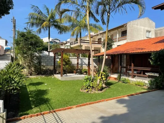 Casa 3 quartos, na Praia dos Ingleses - Florianópolis