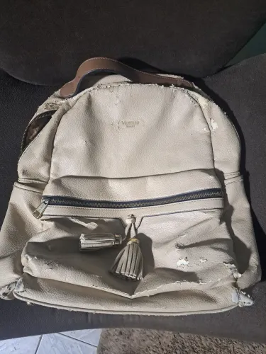 Mochila bege feminina 
