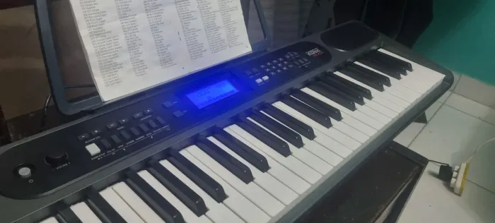 Teclado Musical Kobe KB-400 Seminovo