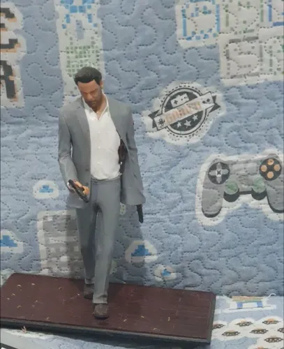 FIGURA DE AÇÃO MAX PAYNE BONECO JOGO EXCLUSIVO ITEM PARA COLECIONADOR