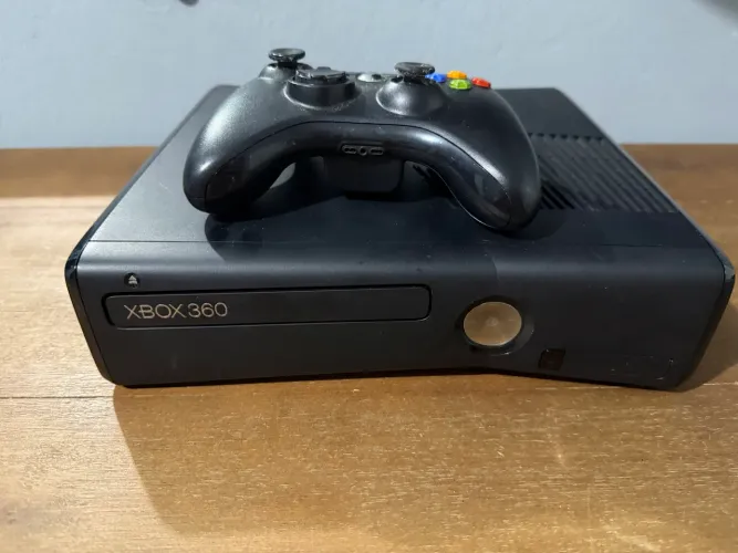 Xbox 360 com jogos 