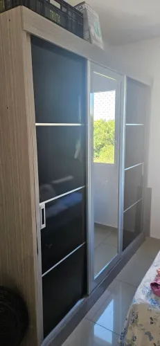 Guarda roupa 3 portas com espelho usado