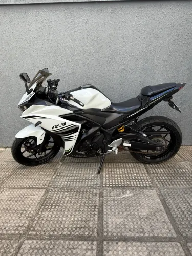 Yamaha R3
