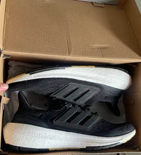 Tênis adidas ultraboost light 23