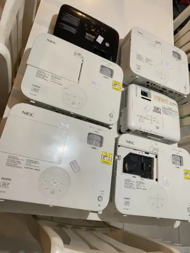 LOTE 6 PROJETORES PARA PEÇAS / CONSERTO - NEC + EPSON ? IDEAL PARA TÉCNICOS