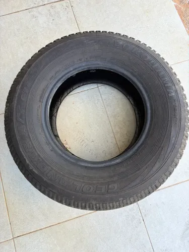 Pneus Yokohama 265/70r16 para Camionetes - Semi Novo
