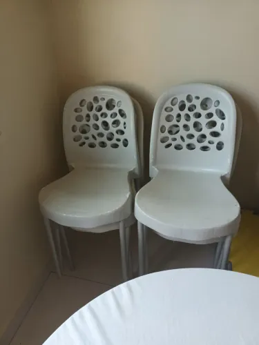 Kit de Cadeiras de Plástico