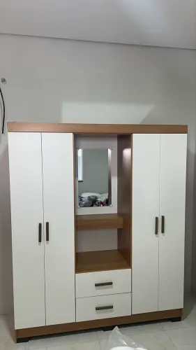 Guarda roupa 4 portas