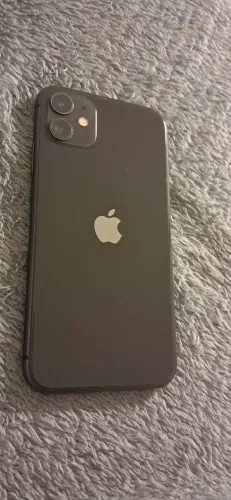 Vendo iphone 11 por 1.000 reais 64gb em ótimo estado bateria 82%