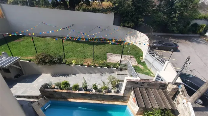 Casa com piscina + Campo, 4 suítes - Freguesia - Jacarepaguá
