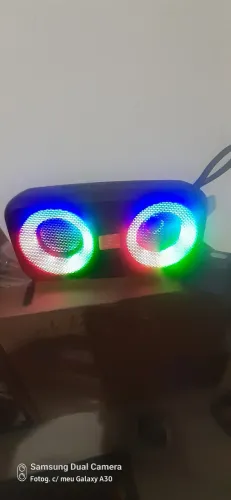 Vendo caixinha de som?