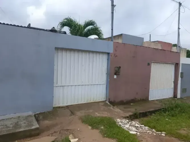 CASA A VENDA NO ANJO DA GUARDA PROXIMO A RUA BOM JESUS