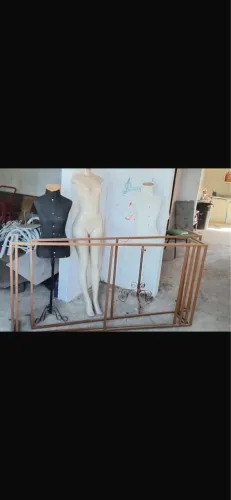 Vende-se moveis de loja