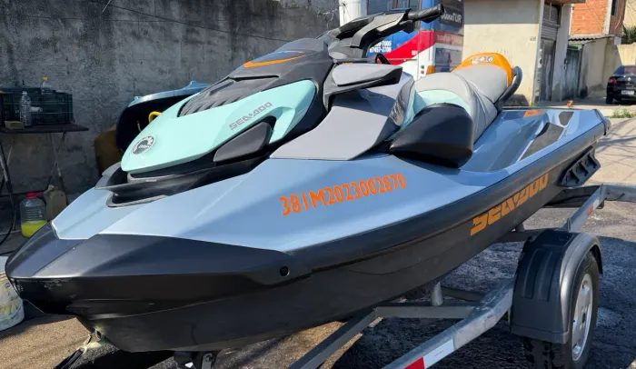 Vendo esse Jet seado 2023 com 100 horas 