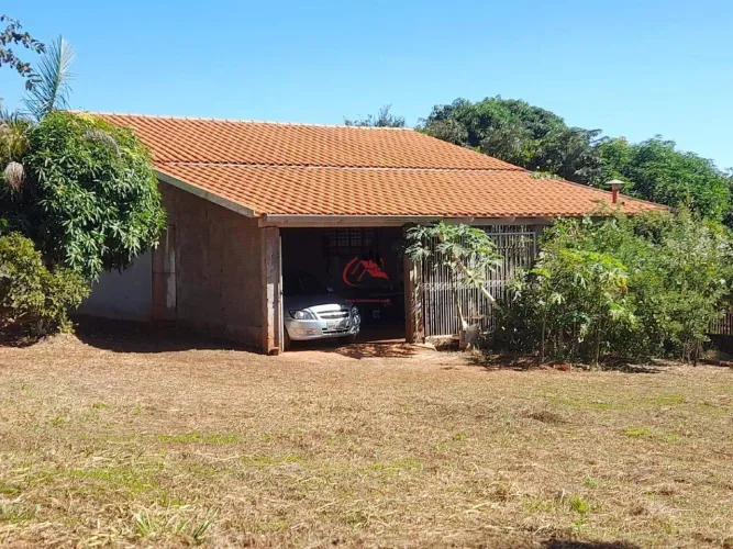 Chácara no Condomínio Chácaras Di Carvalho - 2 Quartos - Amplo Terreno de 5.250m²