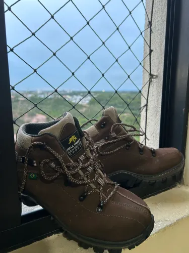 Bota Adventure Feminina Em Couro Legitimo Confortável