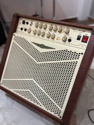 Amplificador Oneal OCV 312X - Violão e Voz | 80W RMS | Impecável