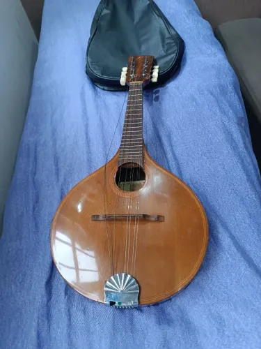 Bandolim de 8 cordas