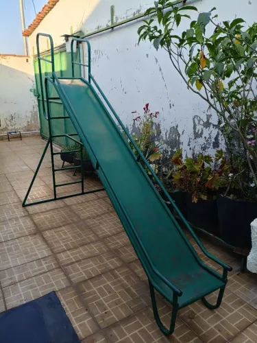 Escorregador infantil 