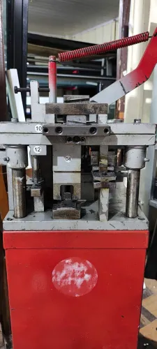 Máquina de estampo 