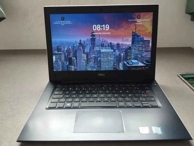 Dell Vostro i7 8ª Geração 32GB RAM SSD Radeon 530 4GB