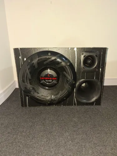 Vendo caixa de som automotivo trio.