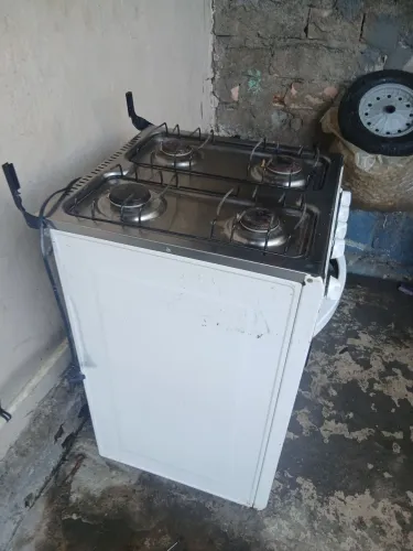 Fogão de 4 bocas