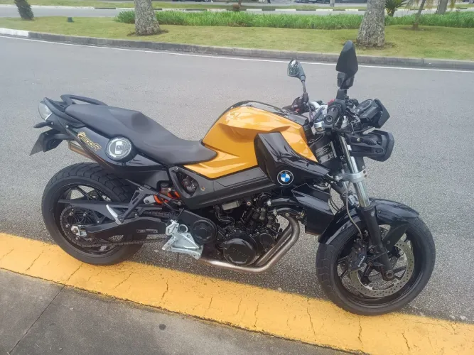 Moto BMW 800R