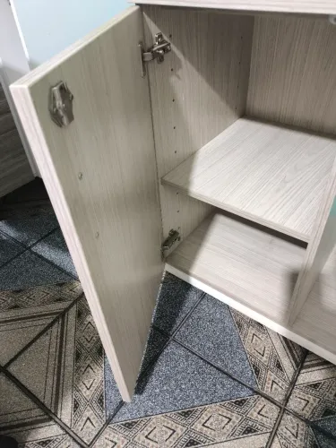 Vendo armarinho, serve para escritório ou guardar mantimentos 