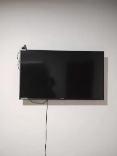 Vendo tv Roku 43 polegadas,em ótimo estado 1 ano meio de uso.1700.00