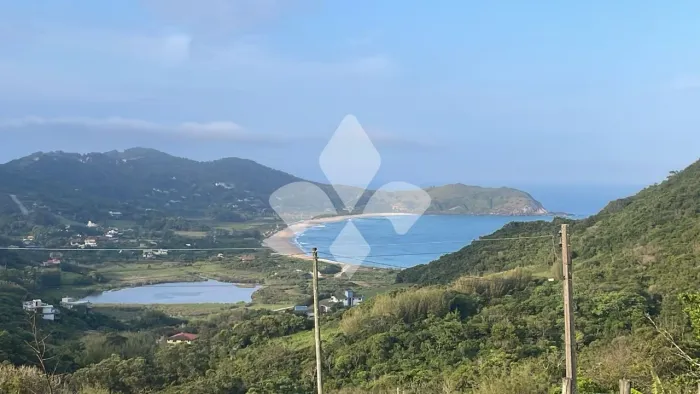 Terreno com 483 m² com vista para a Praia do Silveira, em Garopaba