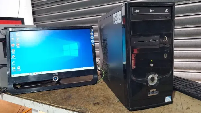 Celeron E3200 dual core HD320 GB 2GB Memória, Windows 10, monitor 19 polegadas, somos loja