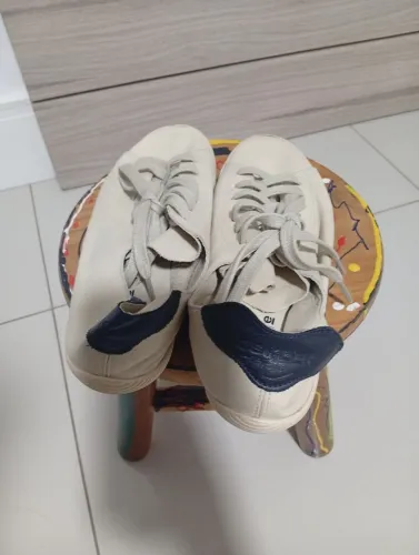 Tênis Osklen couro: R$300